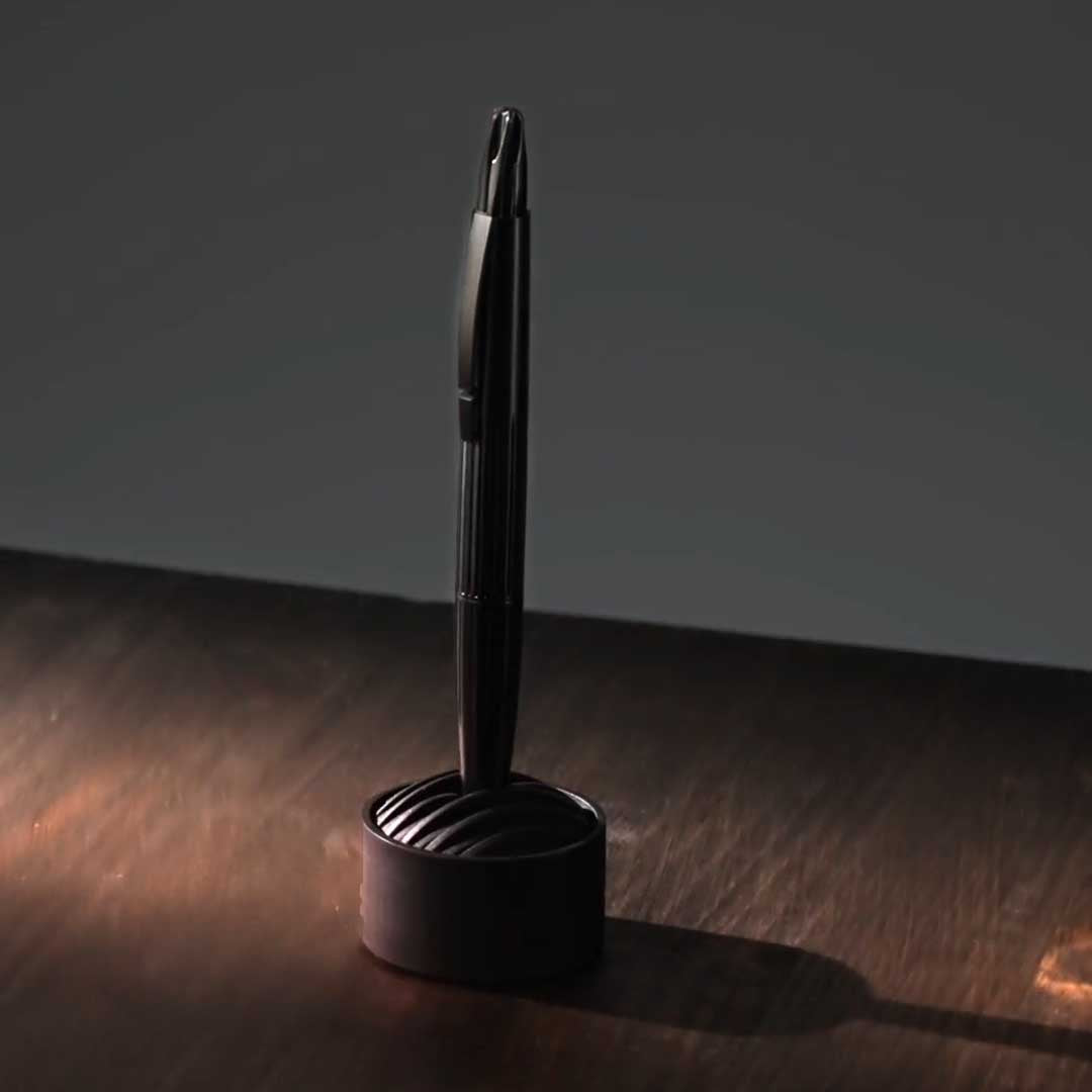 The Ballpoint That Stands With Poise