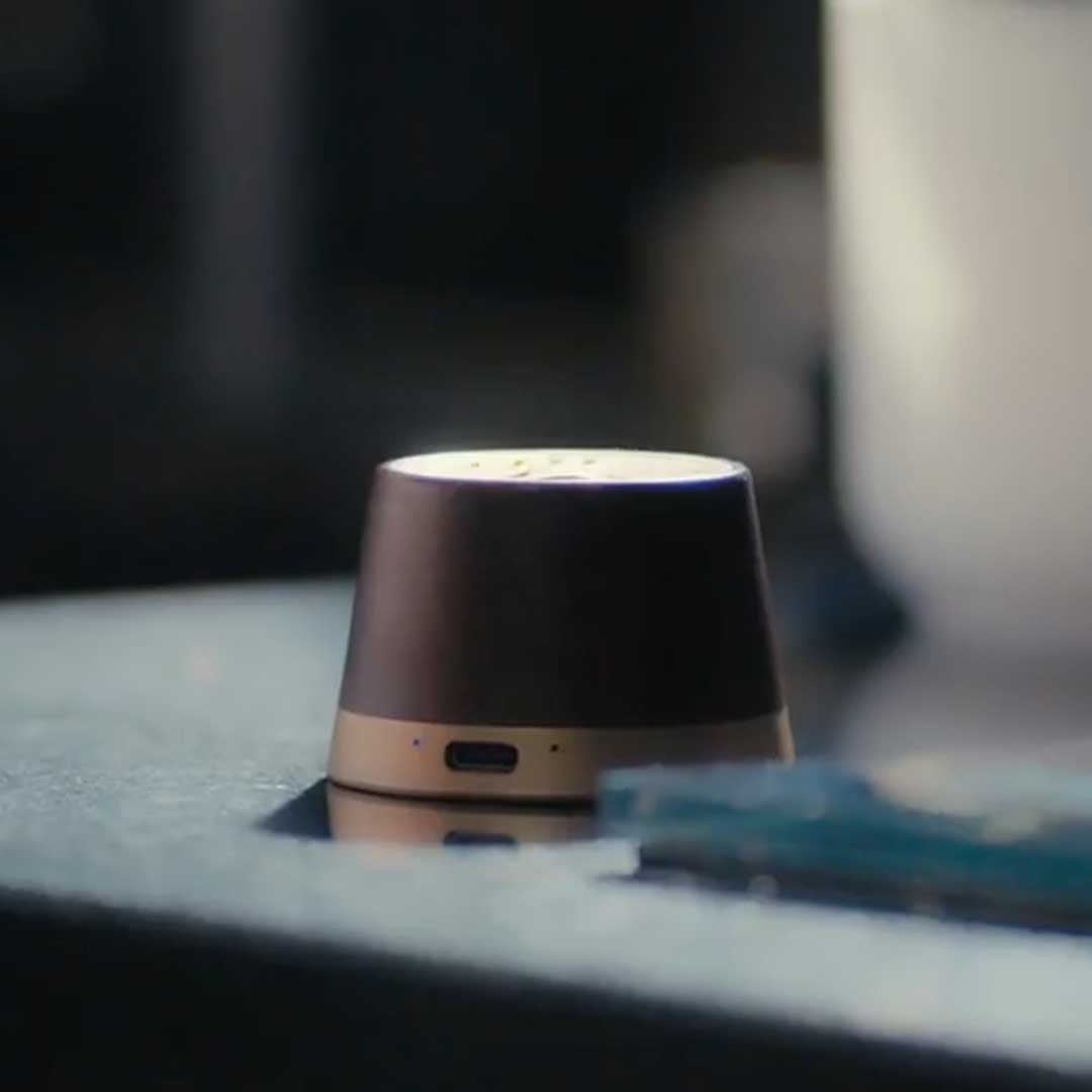 The Magnetic Wireless Charging Speaker
