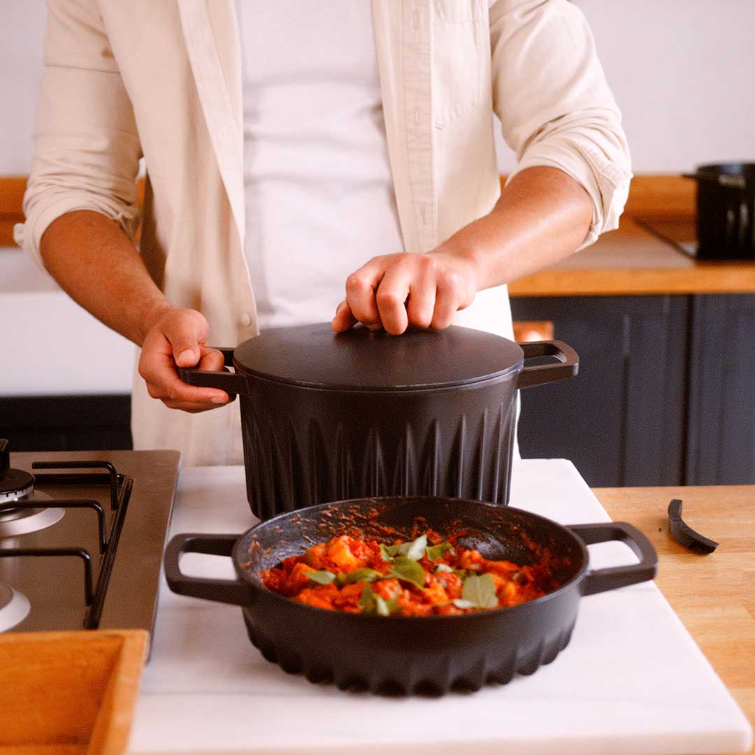 Rocket-Inspired Cast Iron Braiser
