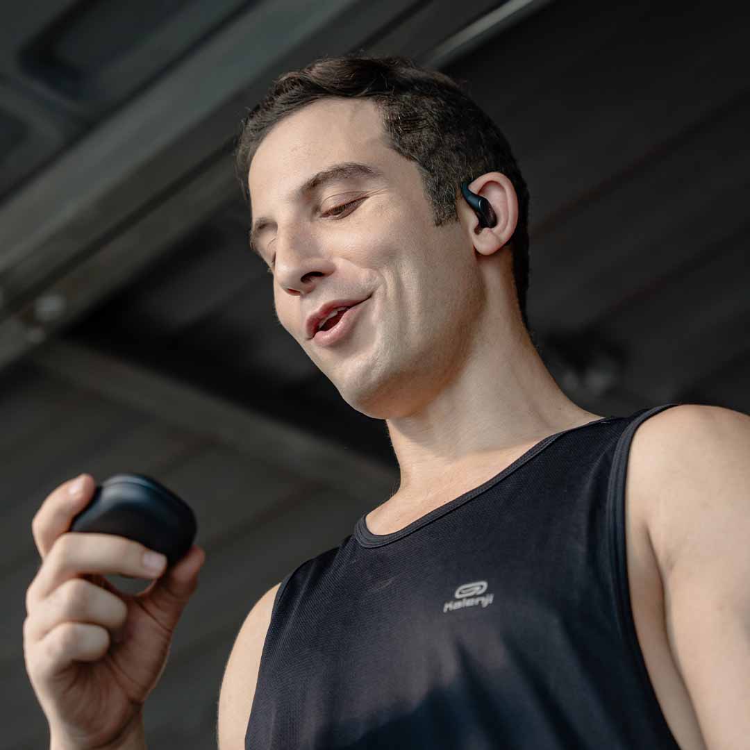 These 4G Earbuds Take Notes