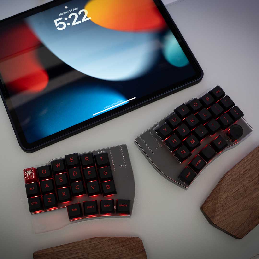 Wire-Free Comfort Meets Ultimate Keyboard Customization