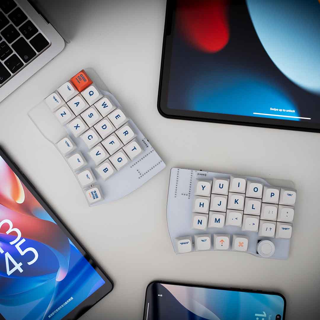 Wire-Free Comfort Meets Ultimate Keyboard Customization