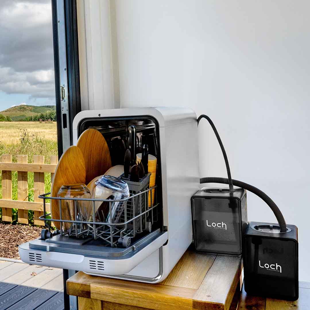Ultra Space-Saving Dishwasher For Small Households