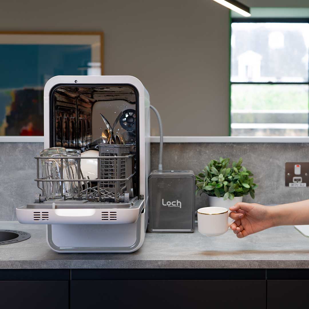 Ultra Space-Saving Dishwasher For Small Households