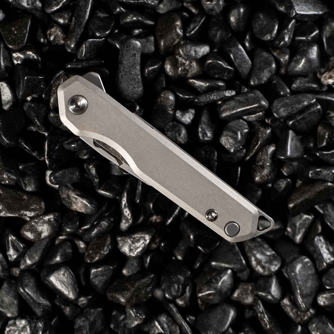 Titanium Utility Knife With Secure Backup Blades