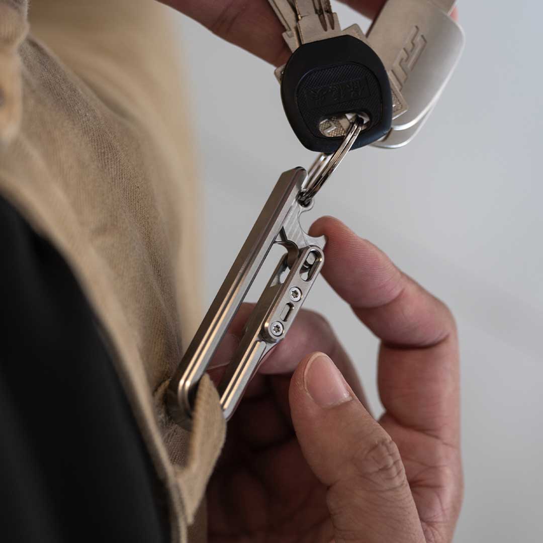 Titanium Keychain With Gravity Lock