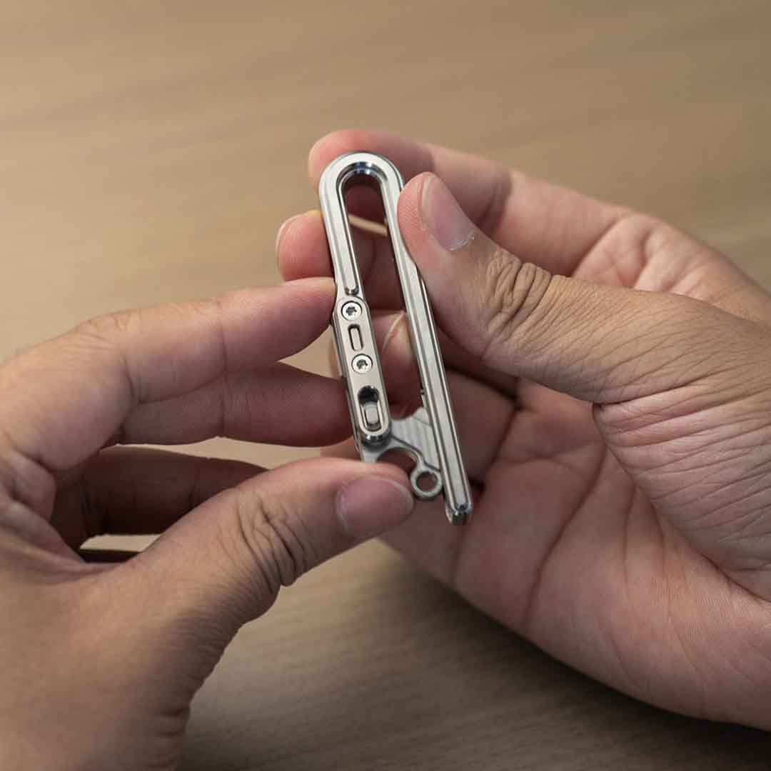 Titanium Keychain With Gravity Lock