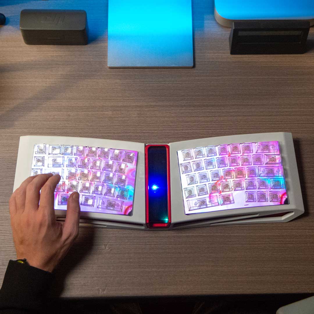 The Hall-Effect Keyboard With IPS Display