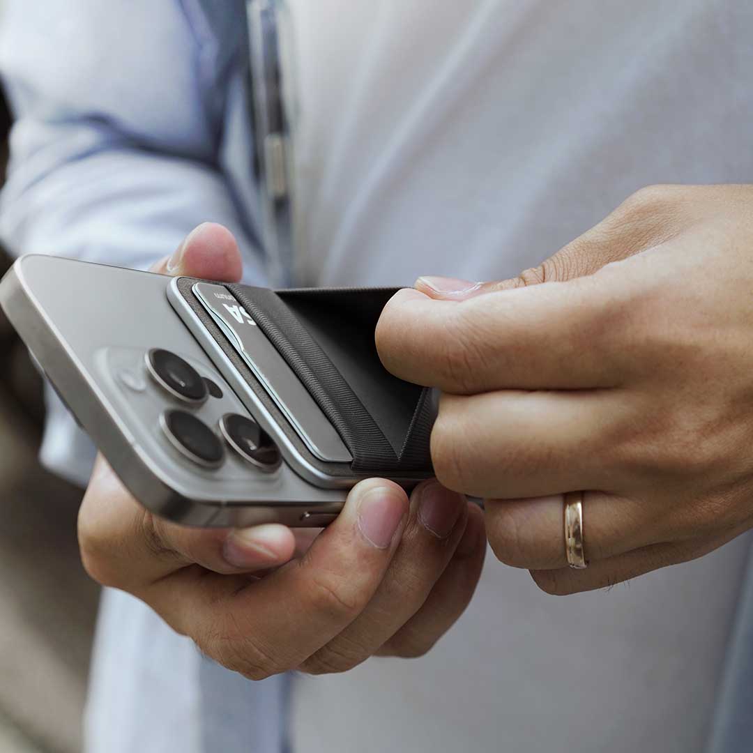 Modular MagSafe Wallet With Swappable Parts