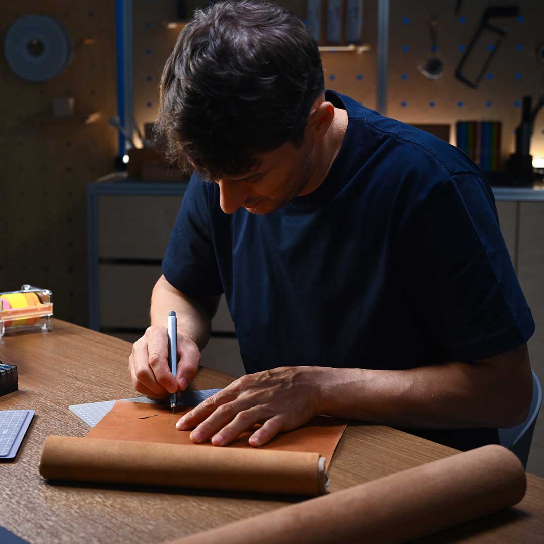 One-Press Hobby Knife Workspace
