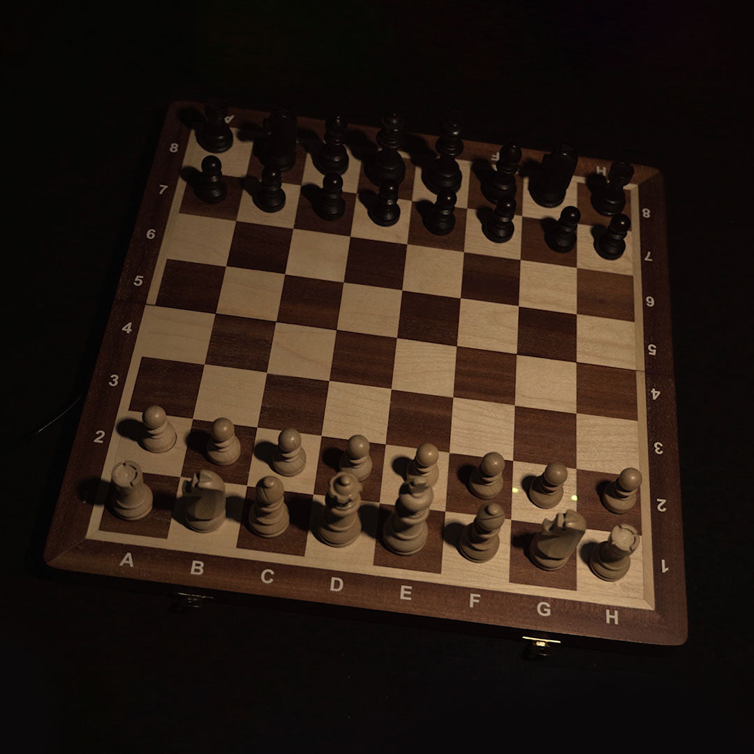 The First Foldable Electronic Chess Board Made Of Wood