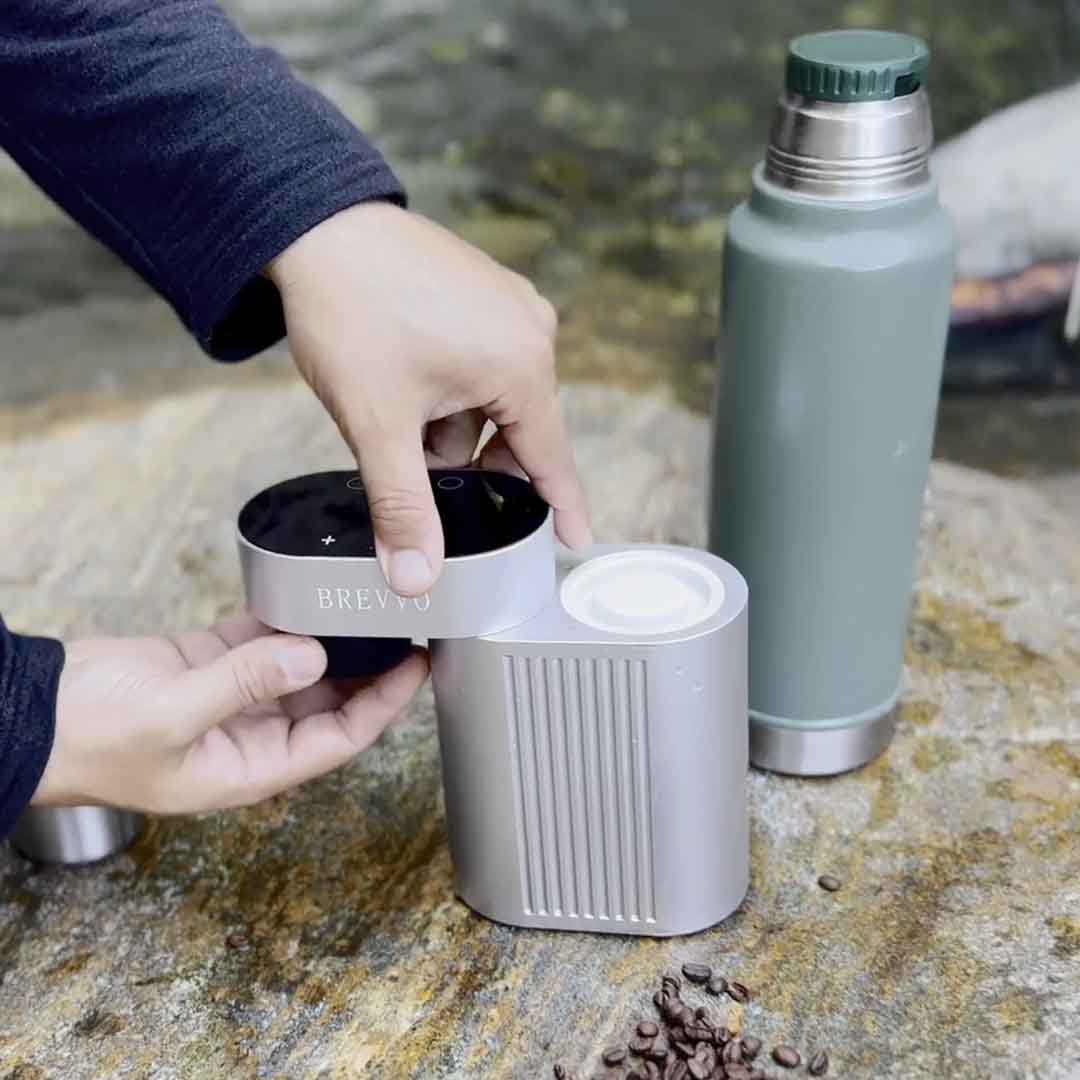 The Foldable Wireless Espresso Maker