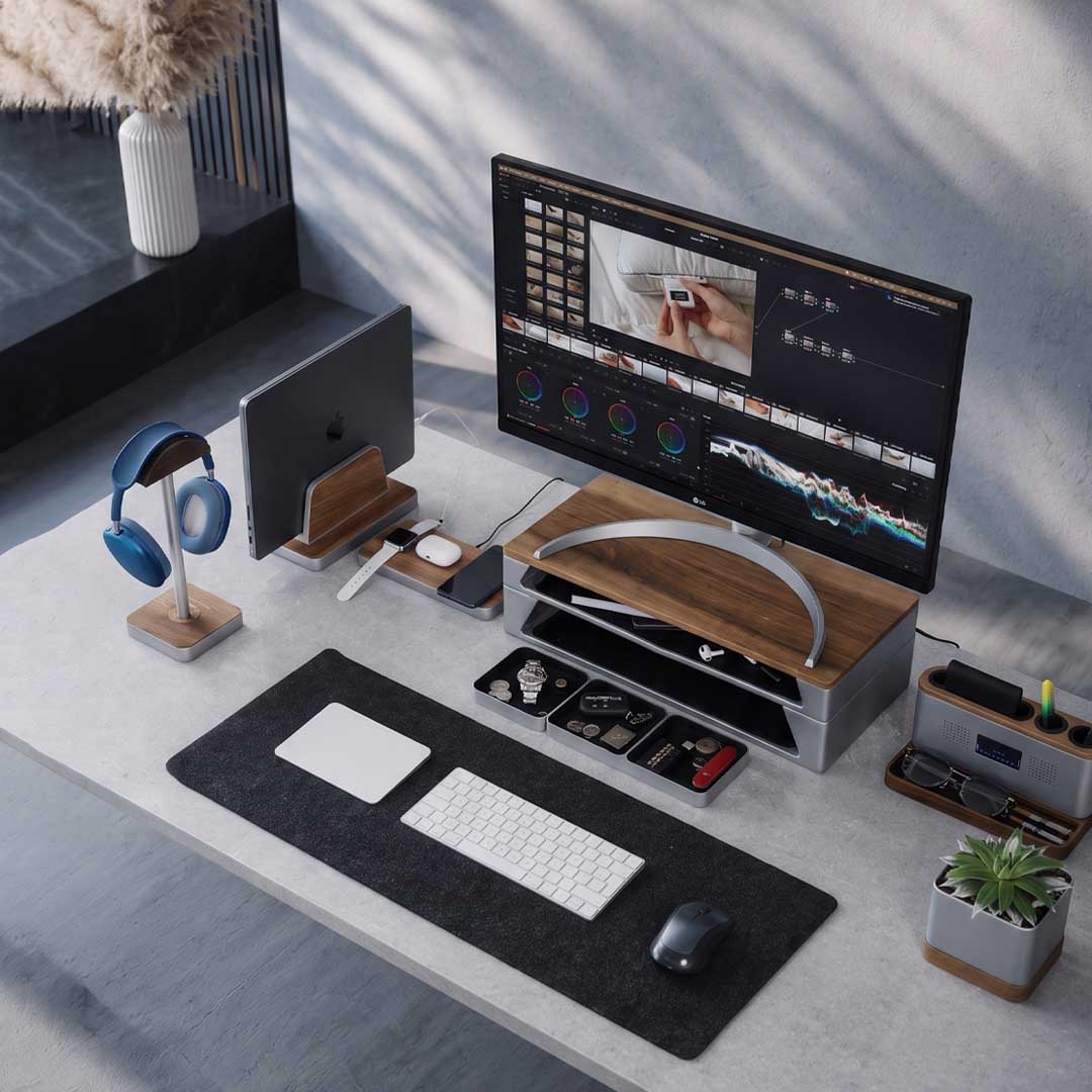 Your Desk, Finally Working Together