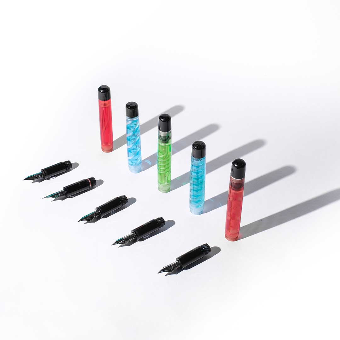 Fountain Writing With Visible Flow