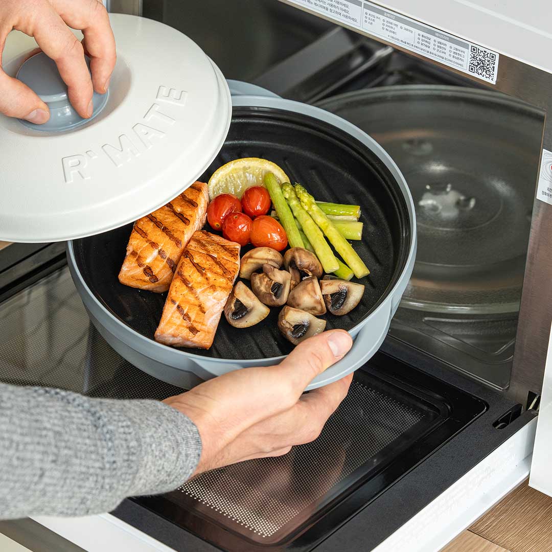 Turn Your Microwave Into a Grill