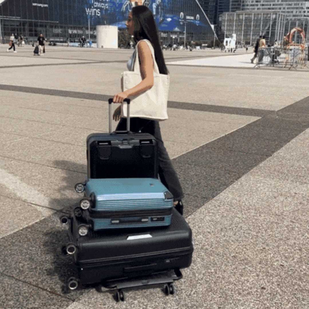 Turn Your Luggage Into A Trolley In Seconds