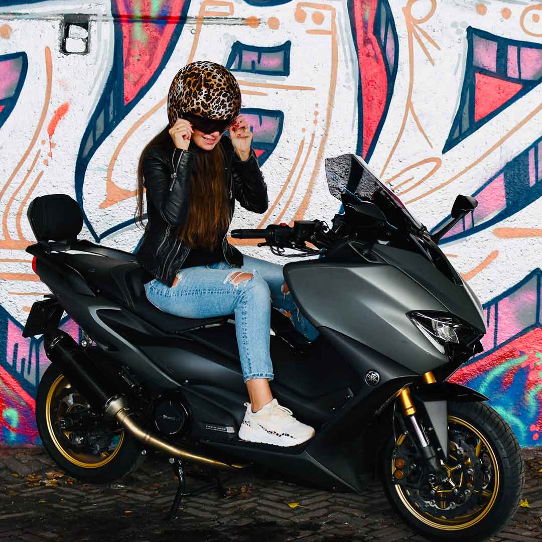 Customizable Helmet With Changeable Lycra Skins