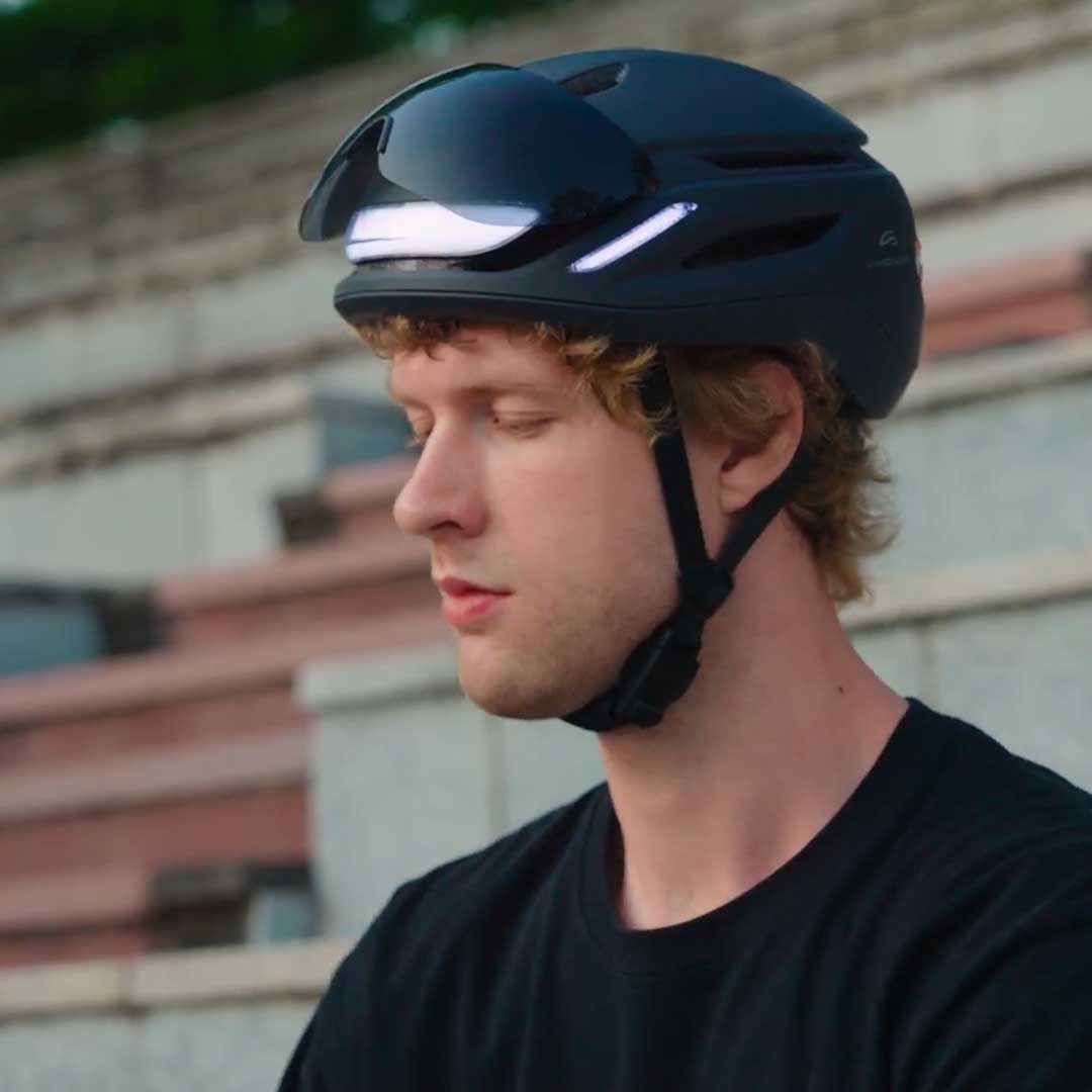 Smart Helmet With 360 Degree Lighting
