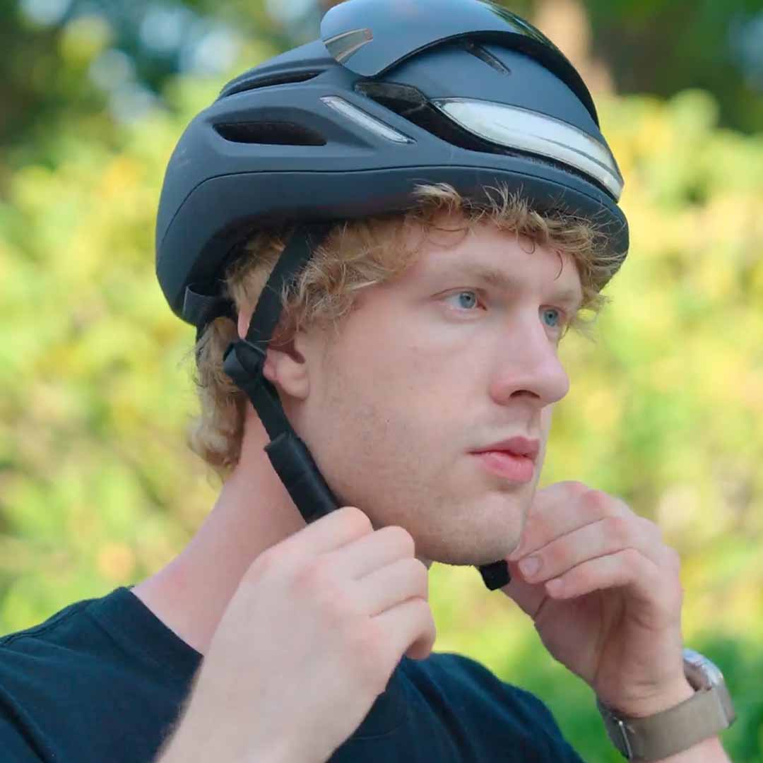 Smart Helmet With 360 Degree Lighting