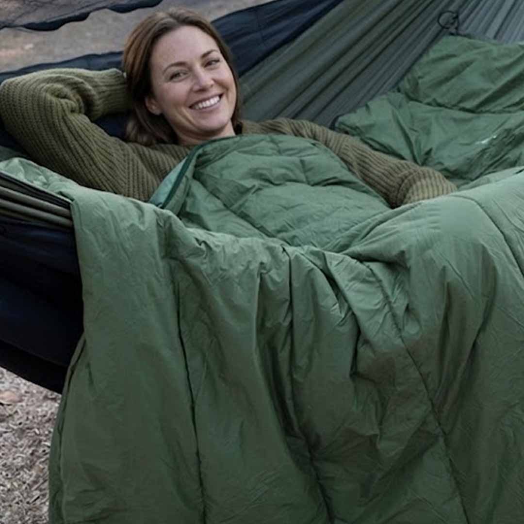 7 Ways To Stay Cozy Outside