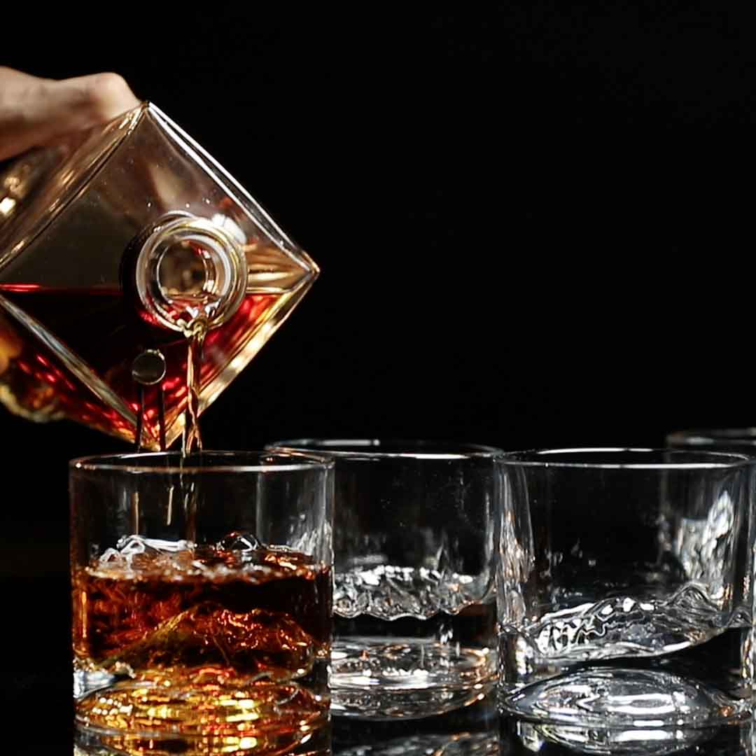 American Peaks Crystal Whiskey Set