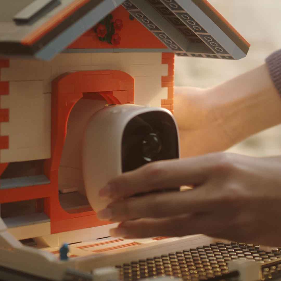 Build, Watch, Connect - A Smart Bird Feeder Like No Other