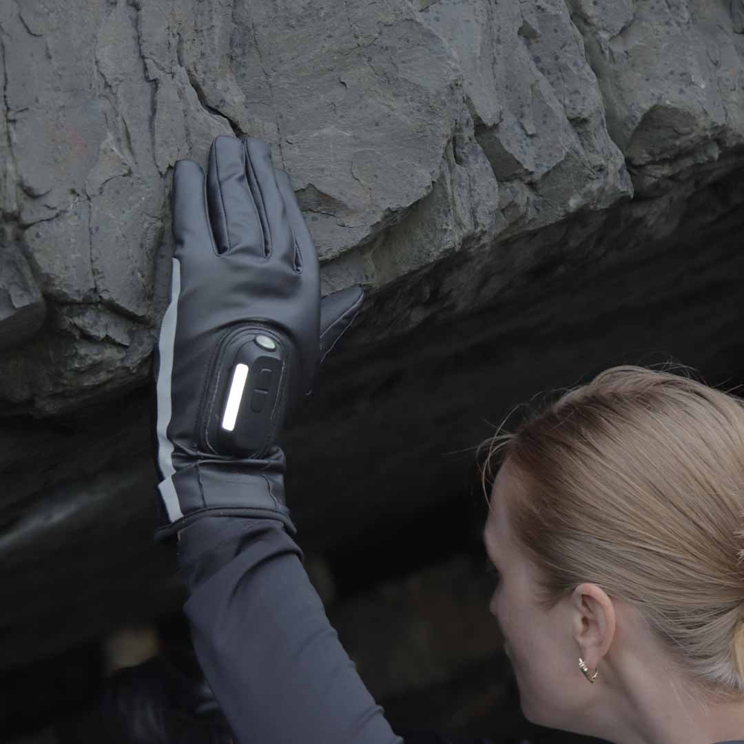 All-Weather Gloves With Magnetic Lights