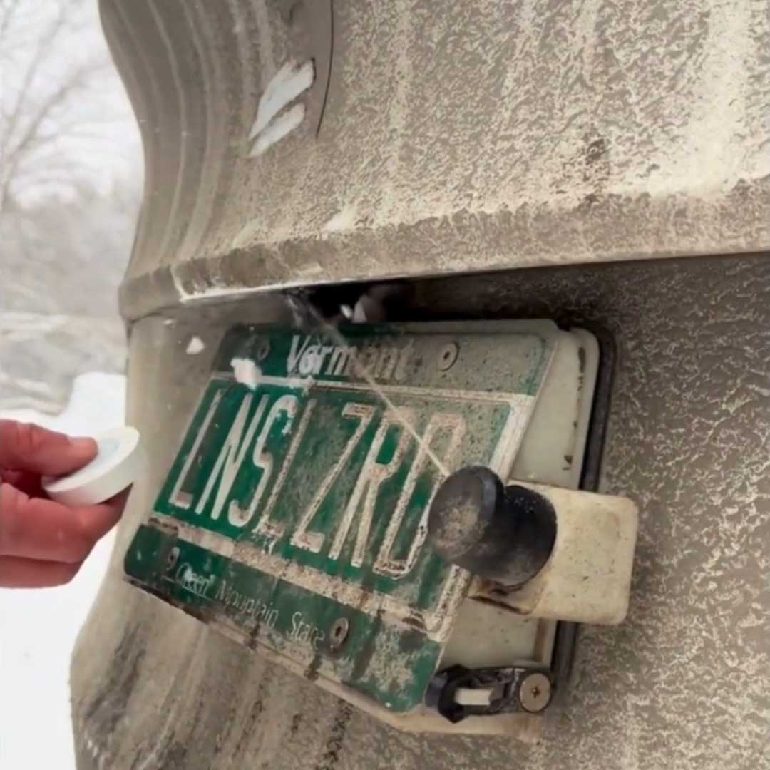 One-Button Backup Camera Cleaner