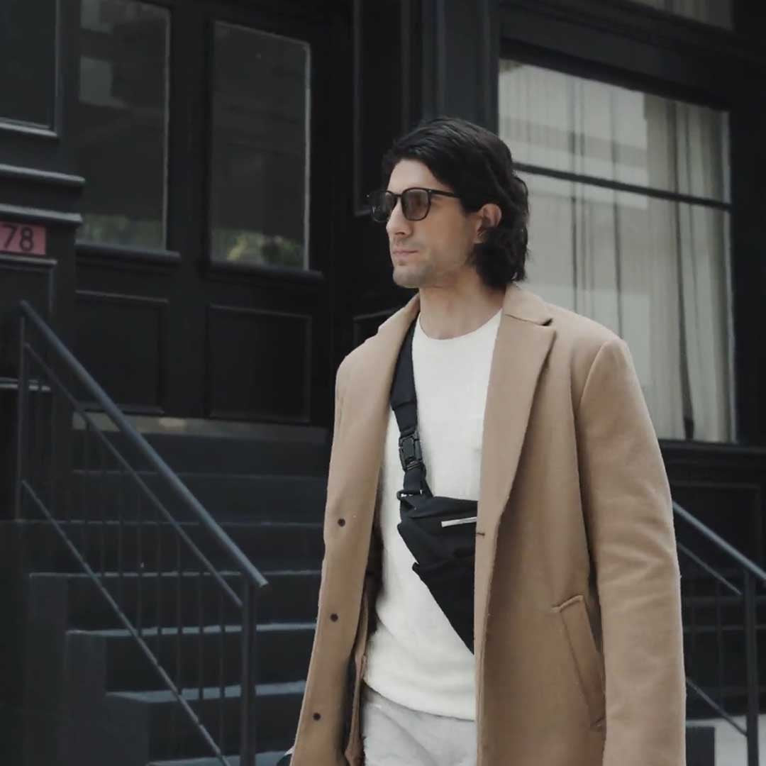 A Slim Modular Urban Bag That Moves With You