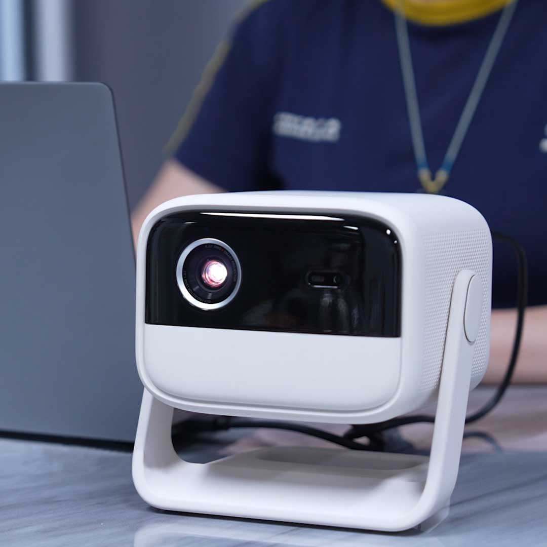 4K-Like Portable Cinema, Anywhere