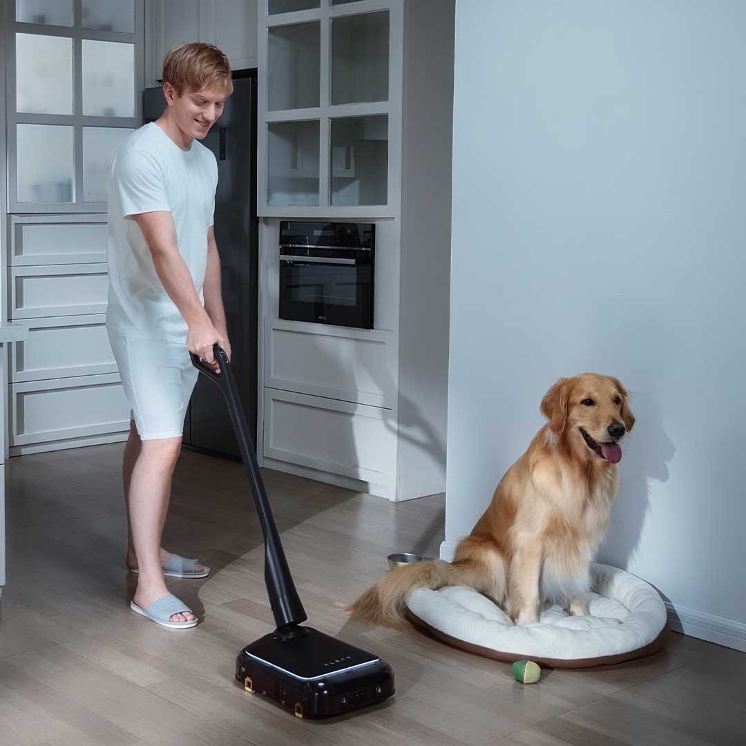 The First Dual-Form Floor Washing Robot