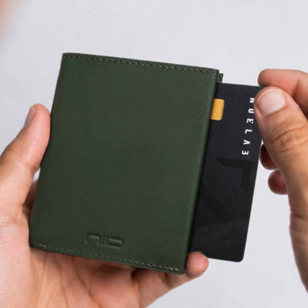Slim Magnetic Wallet Built For Modern Pockets