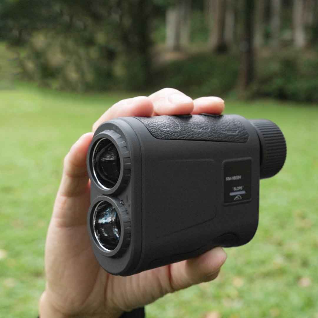 Enhance Your Golf Game with a Lightning-Fast, Adaptable Rangefinder