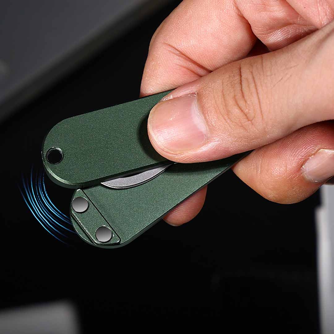 The Titanium Floss Tool That Lives On Your Keychain