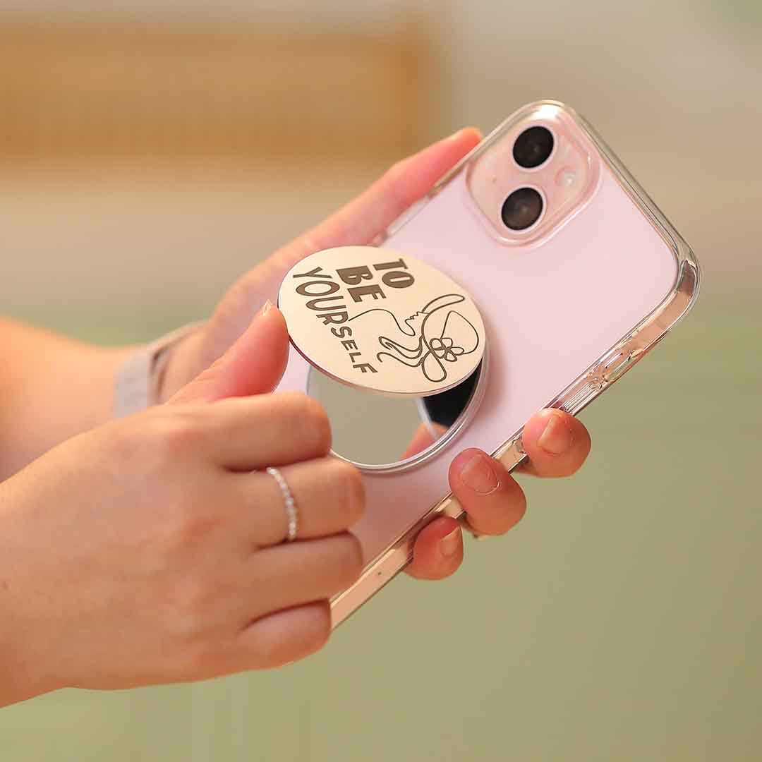 Snap. Grip. Stand. Mirror.