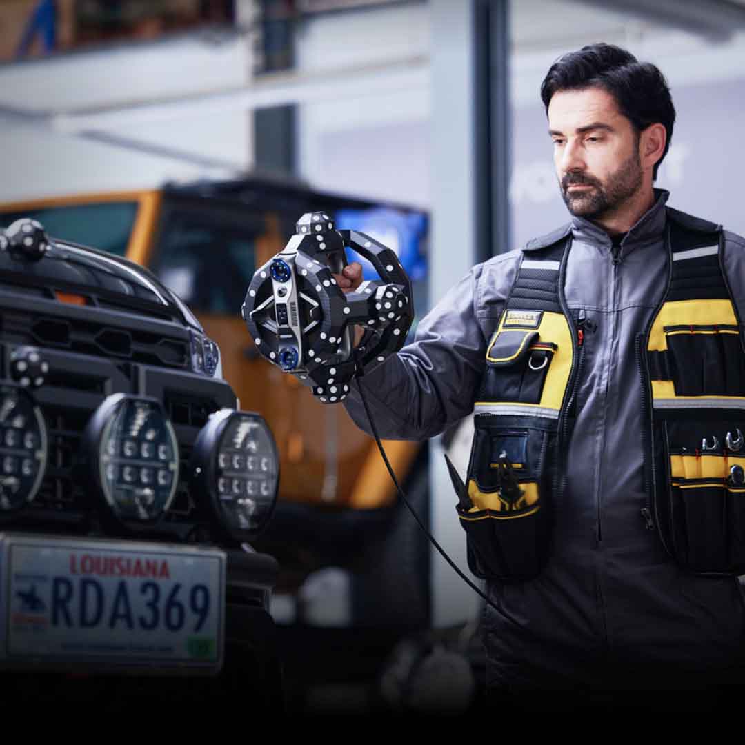 Optical Tracking 3D Scanner for Marker-Free Scans