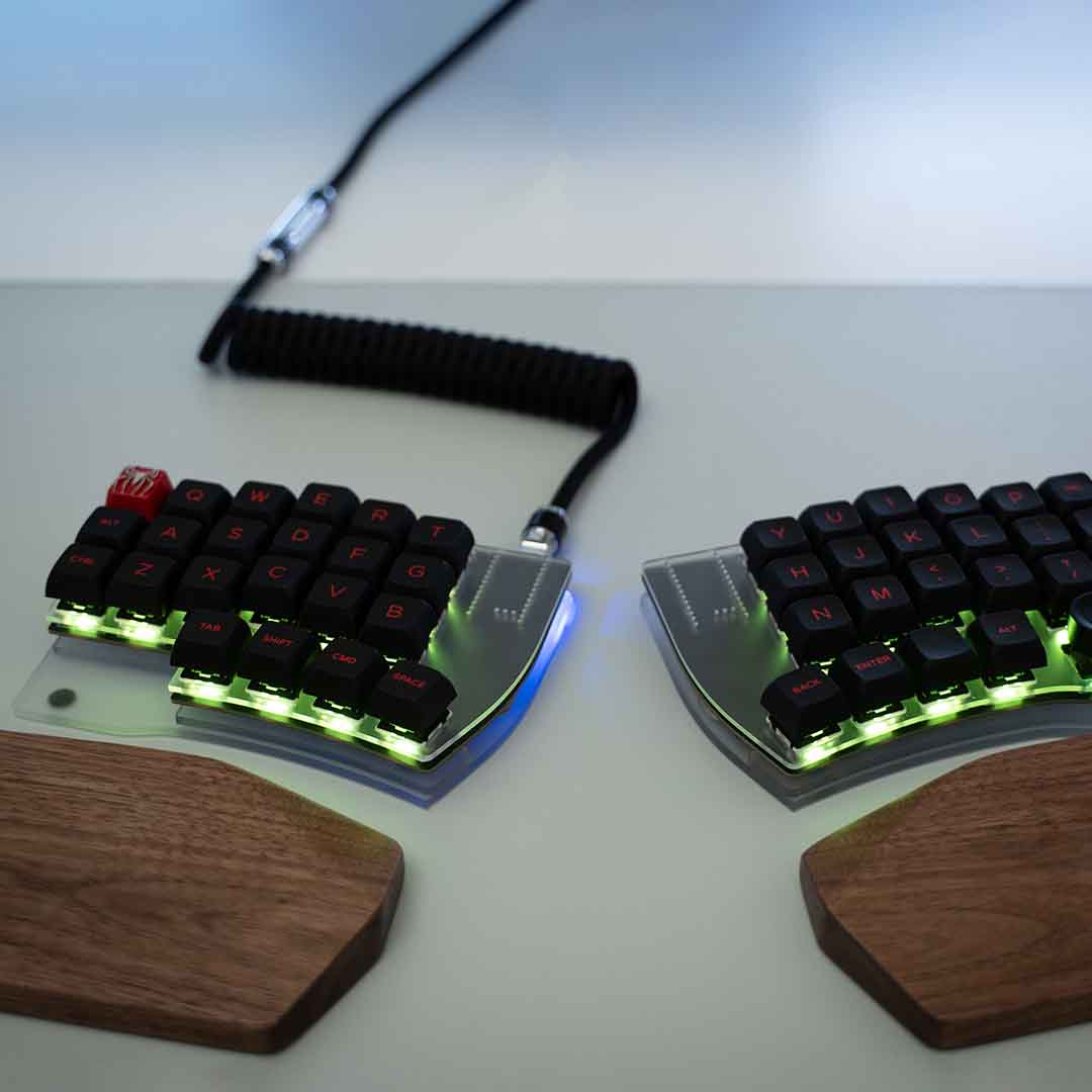 Wire-Free Comfort Meets Ultimate Keyboard Customization