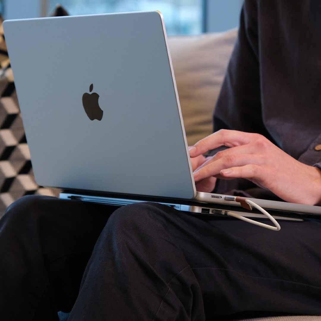 Ultra-Slim Power: 4x Laptop, 6x Phone
