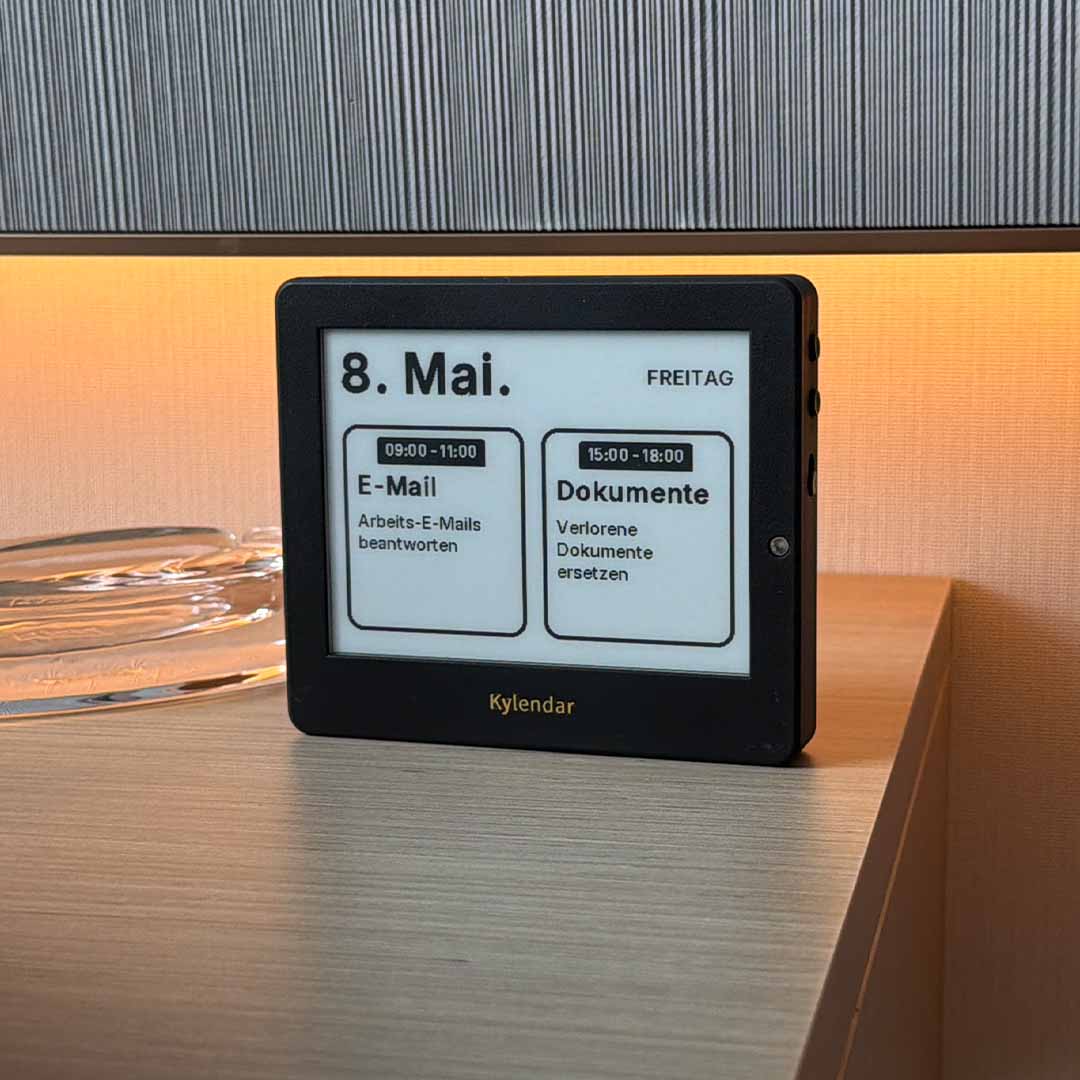 Smart E-Ink Calendar Display