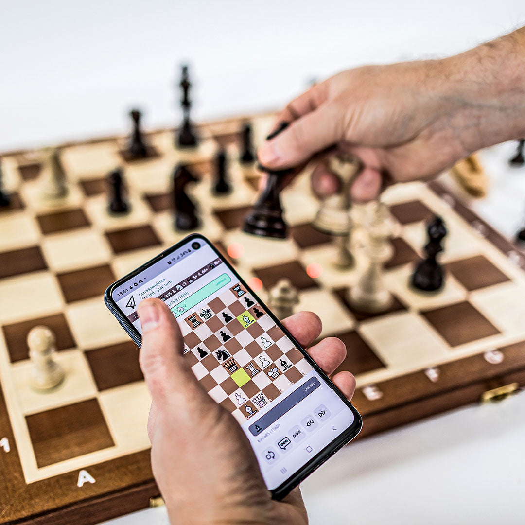 The First Foldable Electronic Chess Board Made Of Wood