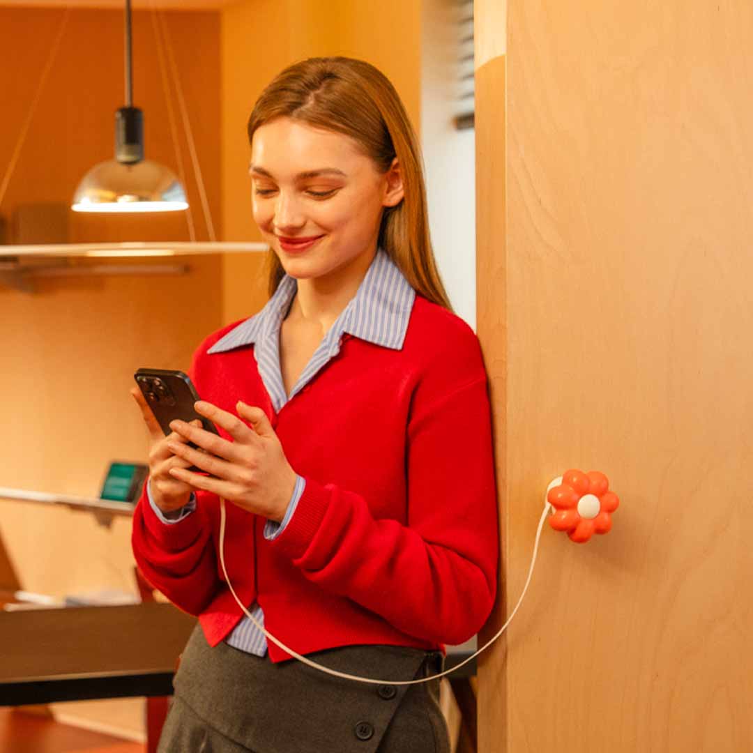 World's First Home-Decor Charger