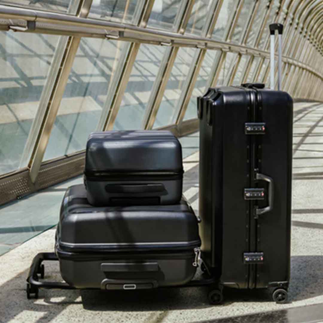 Turn Your Luggage Into A Trolley In Seconds