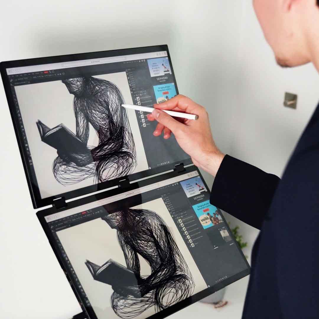 Dual 4K Display Redefines Mobile Productivity