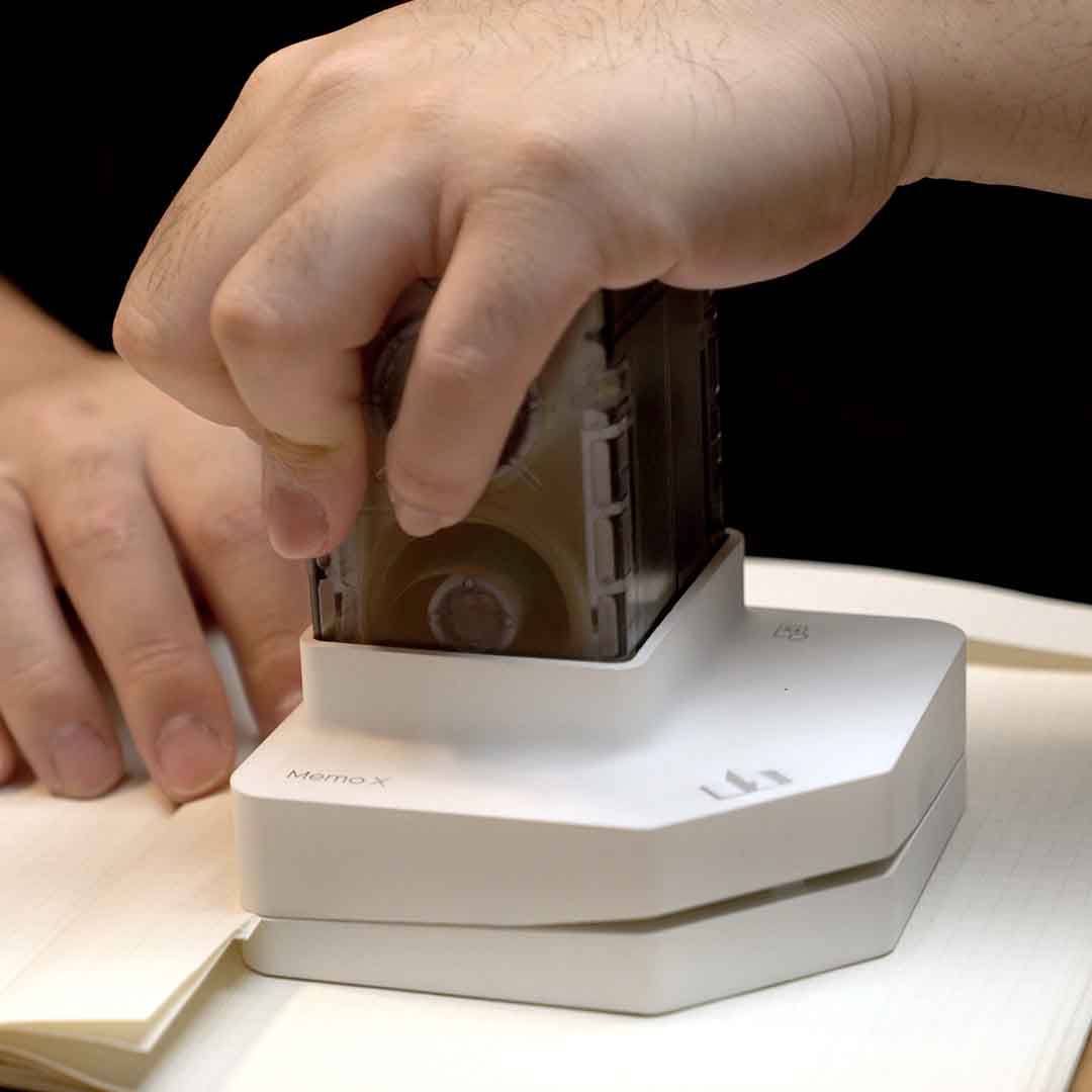 Effortlessly Craft Creative Memos With This Innovative Device