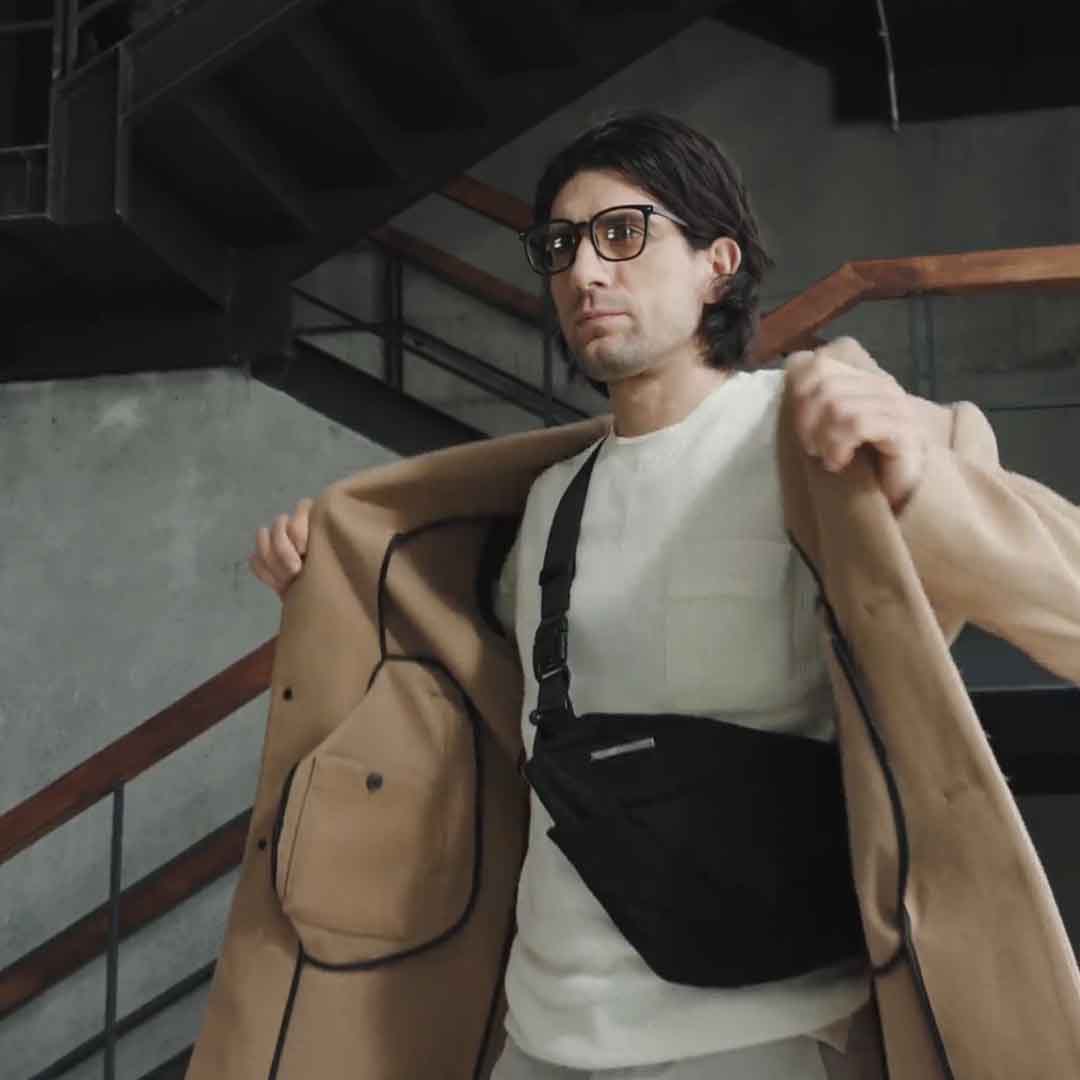 A Slim Modular Urban Bag That Moves With You